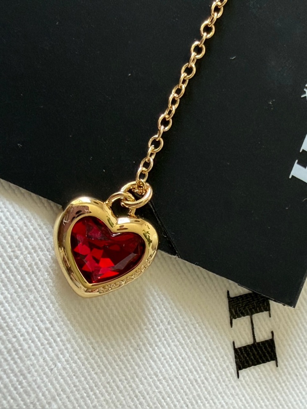 Viral Coach Gold Red Heart Pendant Necklace - Picture 3 of 4